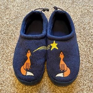 L.L. Bean Kids Blue Slippers with Fox Design Size 3-4
